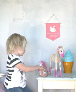 Baumwollfahne SCHWAN auf mina-lola.com von A Little lovely company