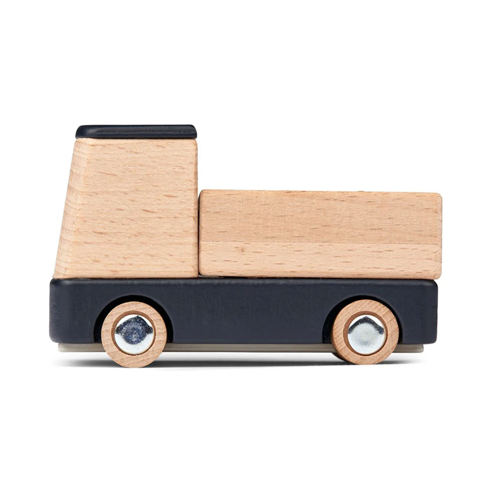 Seitenansicht Kleines Lastenauto aus Holz zum Spielen von Liewood